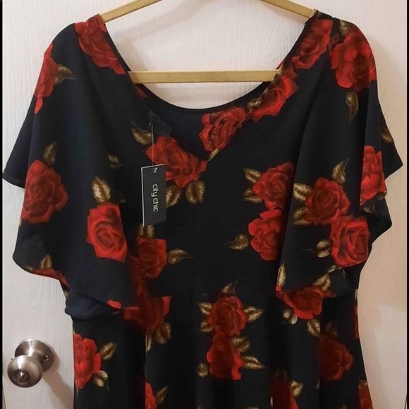 Pretty blouse - Picture 2 of 5